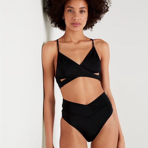 Victoria's Secret Pink Bikini Top - Black - Small  (BNWT) - Picture 4 of 4